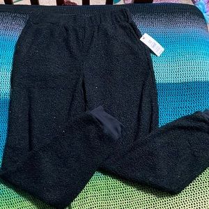 Black joggers never worn. Super soft and comfy.